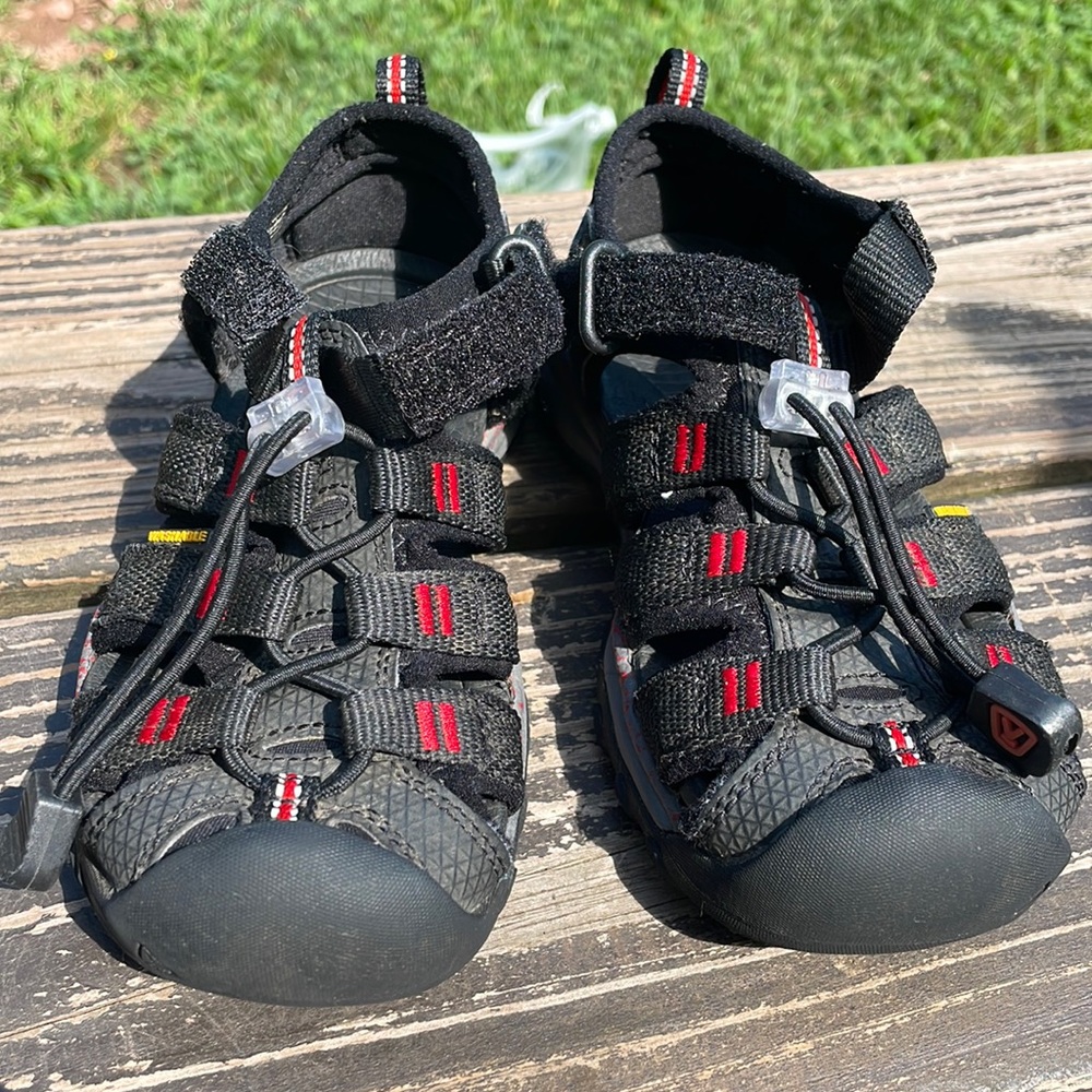 Kids Keen Sandal size 10